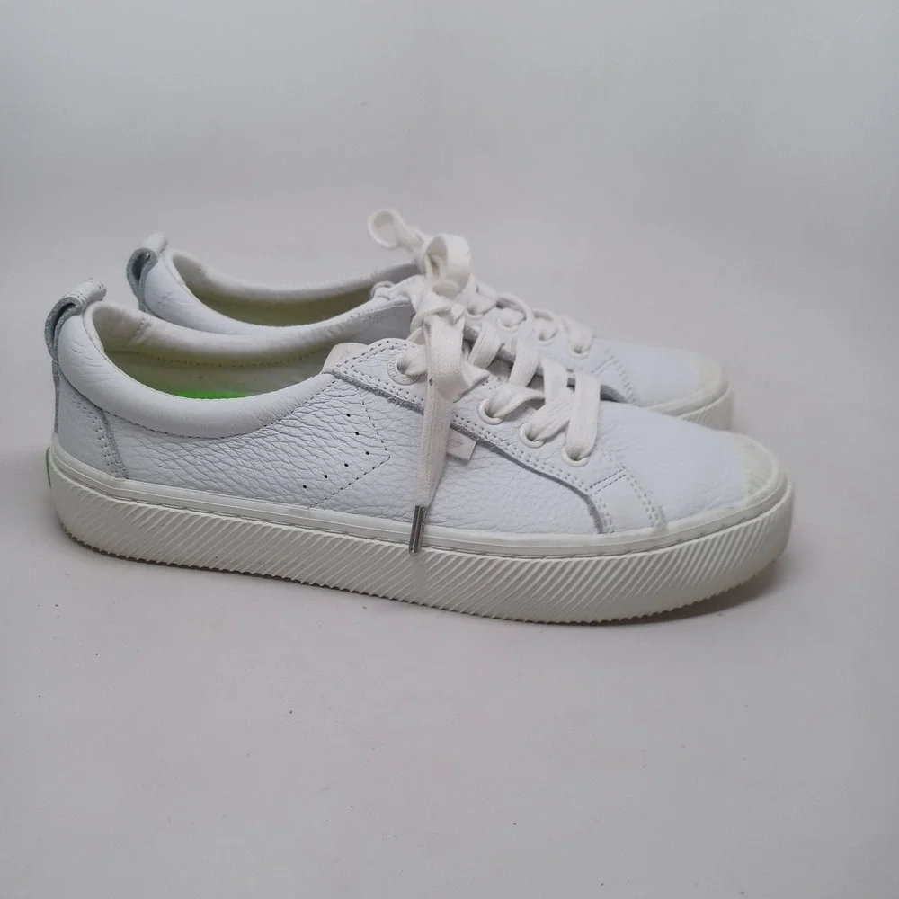 Cariuma OCA Low White Pebbled Leather Sneakers Womens 8 Mens 6.5 EU 39